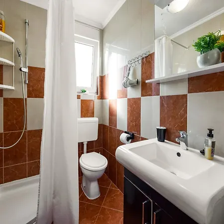 Апартаменты Near Pula With Sea View Balcony *