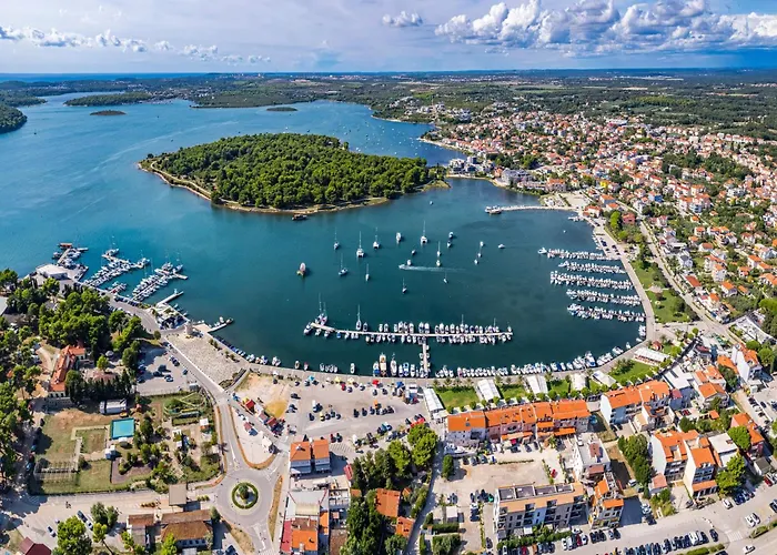 Apartman Near Pula With Sea View Balcony