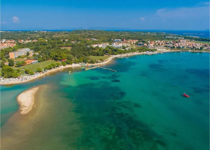 Near Pula With Sea View Balcony Apartman *