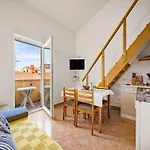 Near Pula With Sea View Balcony Appartement *