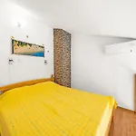 Near Pula With Sea View Balcony *