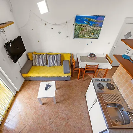 Apartment With Sea View From Balcony