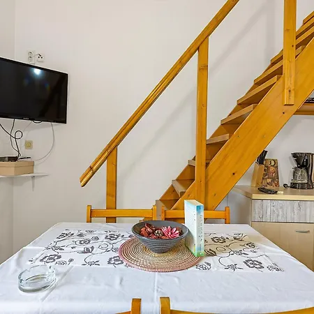 Apartman Near Pula With Sea View Balcony