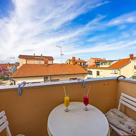 Apartman Near Pula With Sea View Balcony