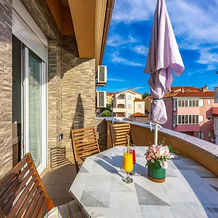 Apartman Near Pula With Sea View Balcony Medulin