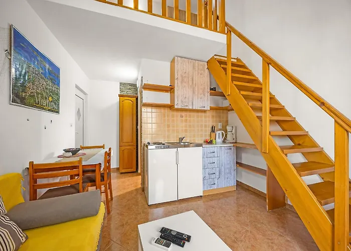 Apartment Near Pula With Sea View Balcony