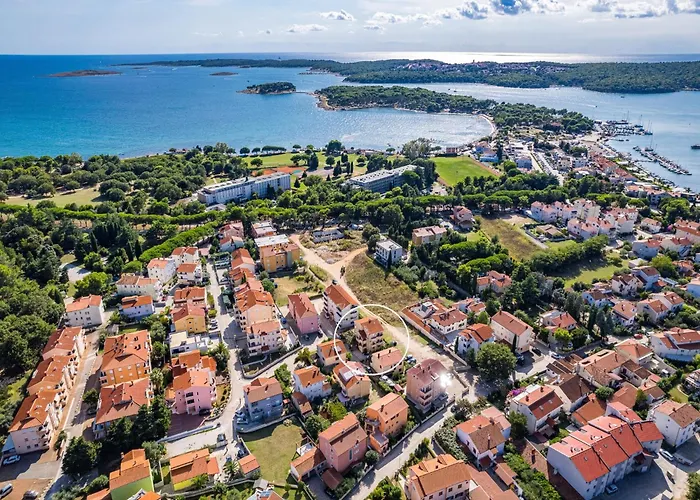 Near Pula With Sea View Balcony Apartment