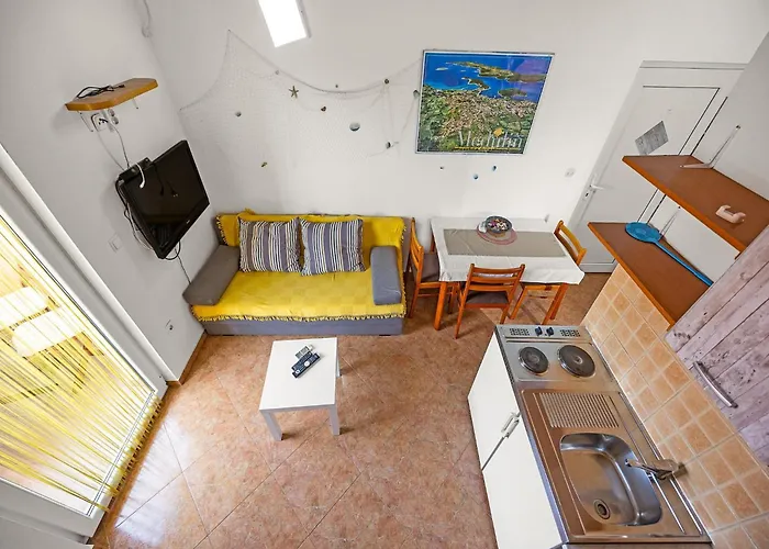Apartment Near Pula With Sea View Balcony